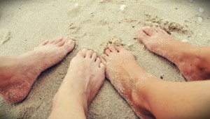 falling-in-love-feet