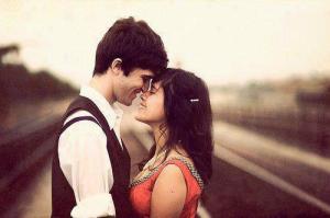 true-lovers-looking-into-eyes-of-each-other