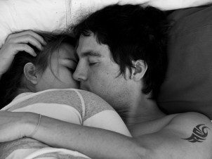 black,and,white,couple,love,bed,hug,sleeps-c819e33449e5035d7e034a9e4bb18440_h (1)